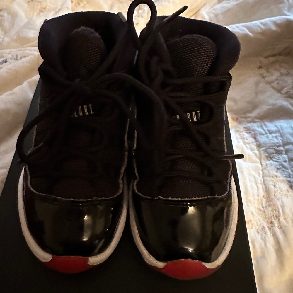 Toddler Bred Jordan 11s Size 9c